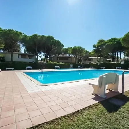 Terraced House With Garden And Pools Μπιμπιόνε